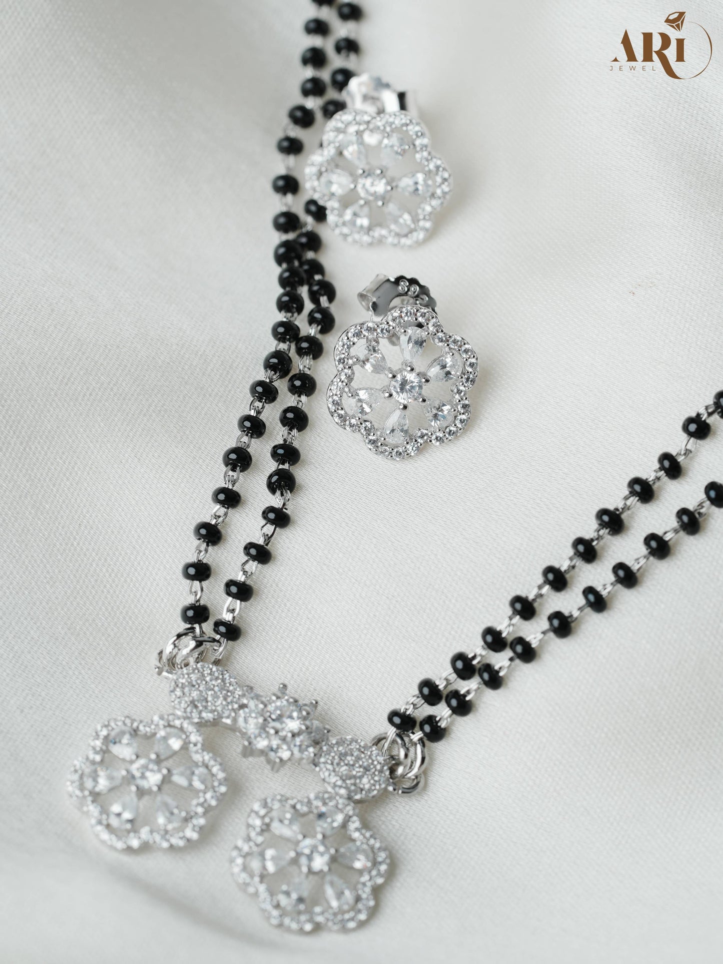 Flower Diamond Mangalsutra