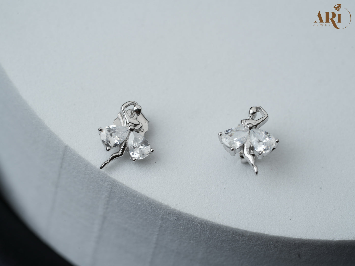 Drop Diamond Dancing Girl (Di9.6)