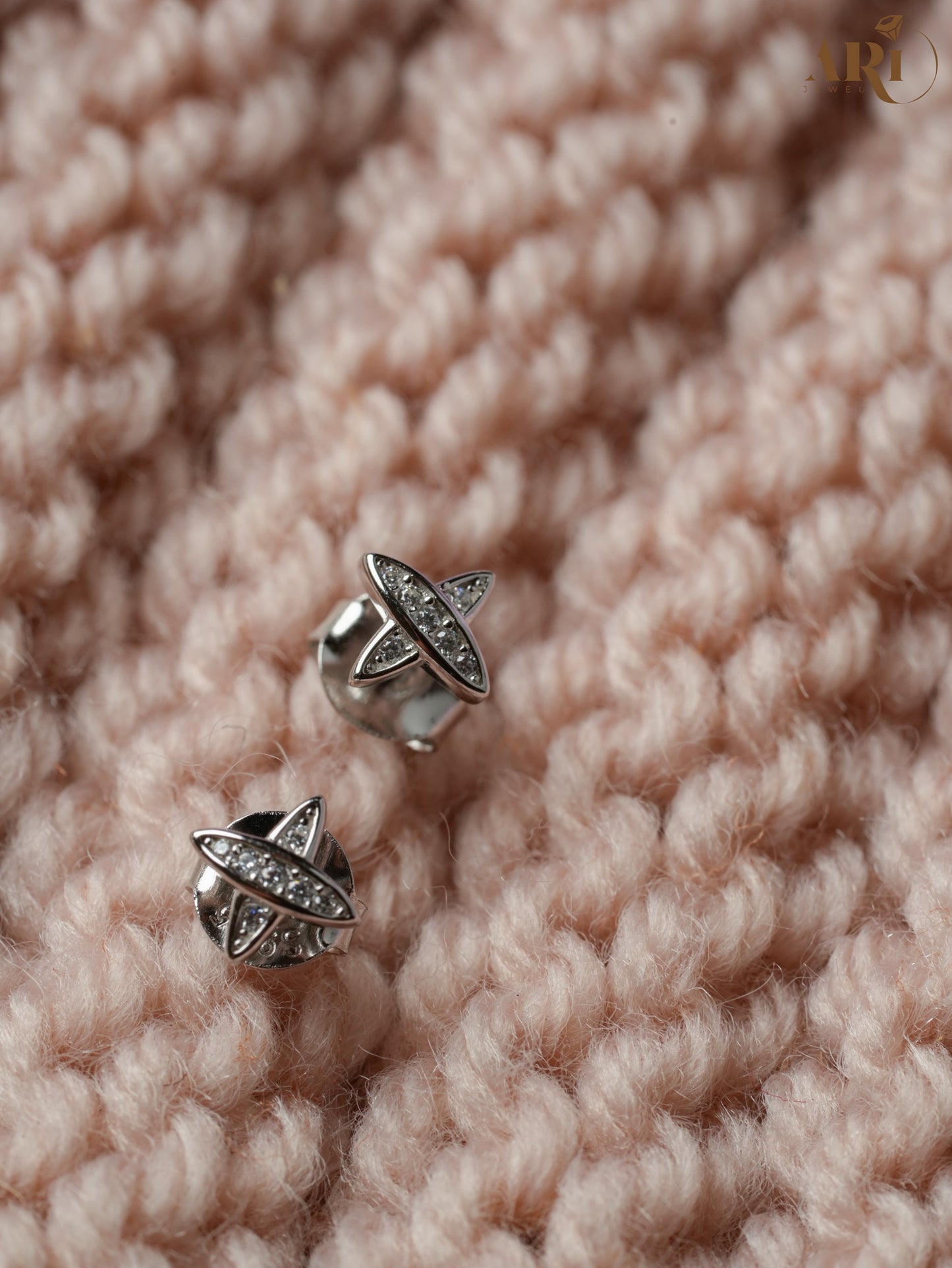 Diamond Cross Tops (Di10.8)