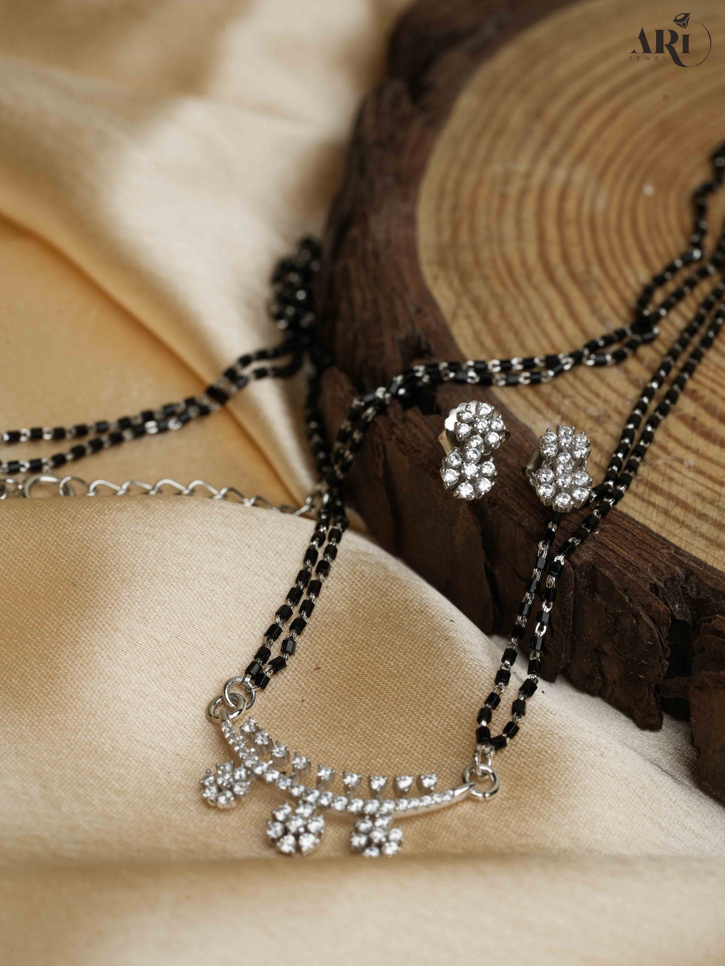 Swing Flower Diamond Mangalsutra