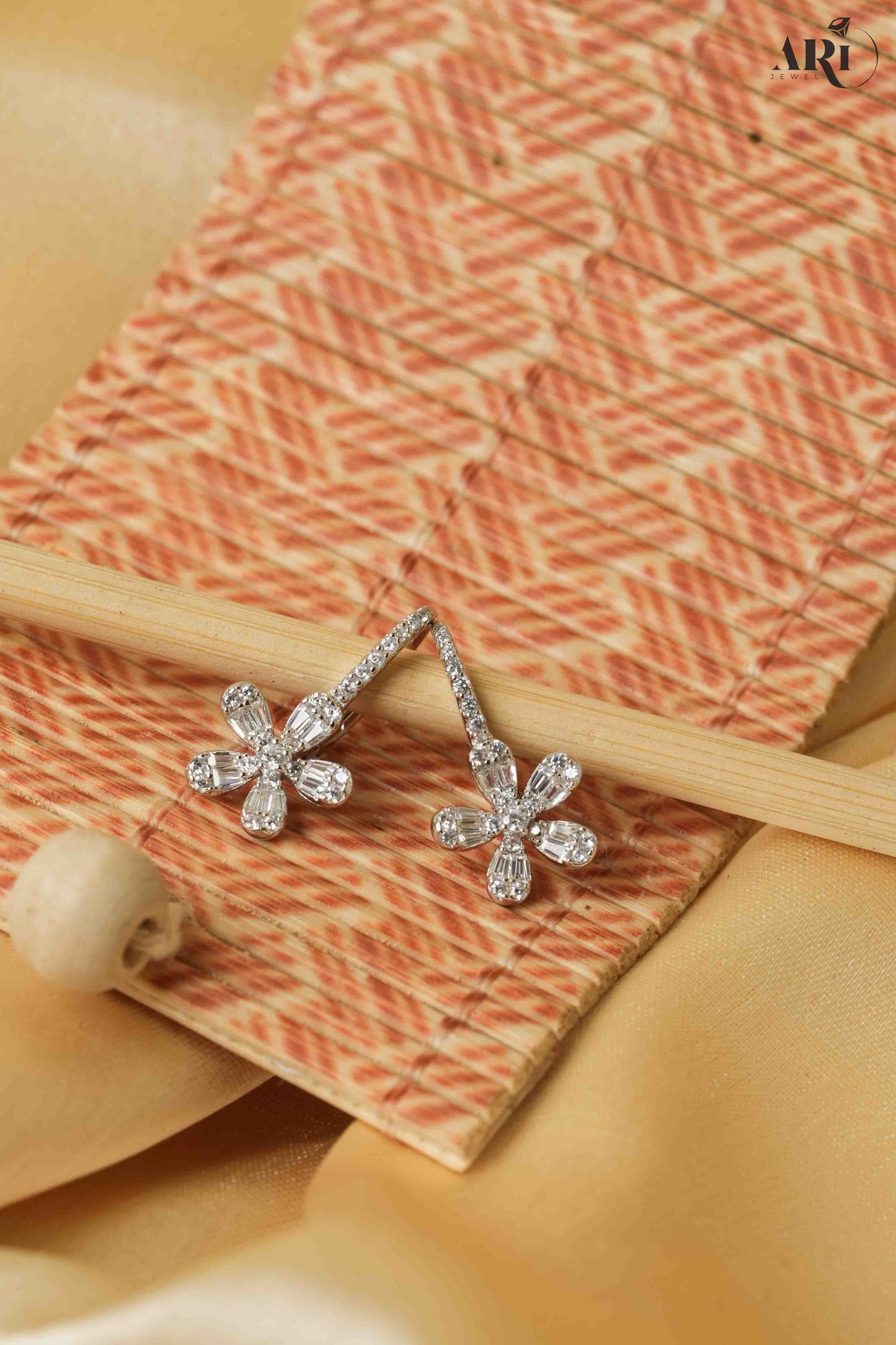 Flower Solitaire Diamond Tops