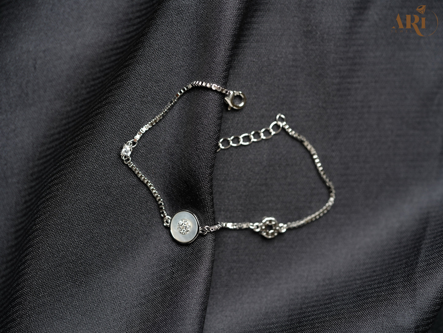Pearl Bracelet (DI18.8))