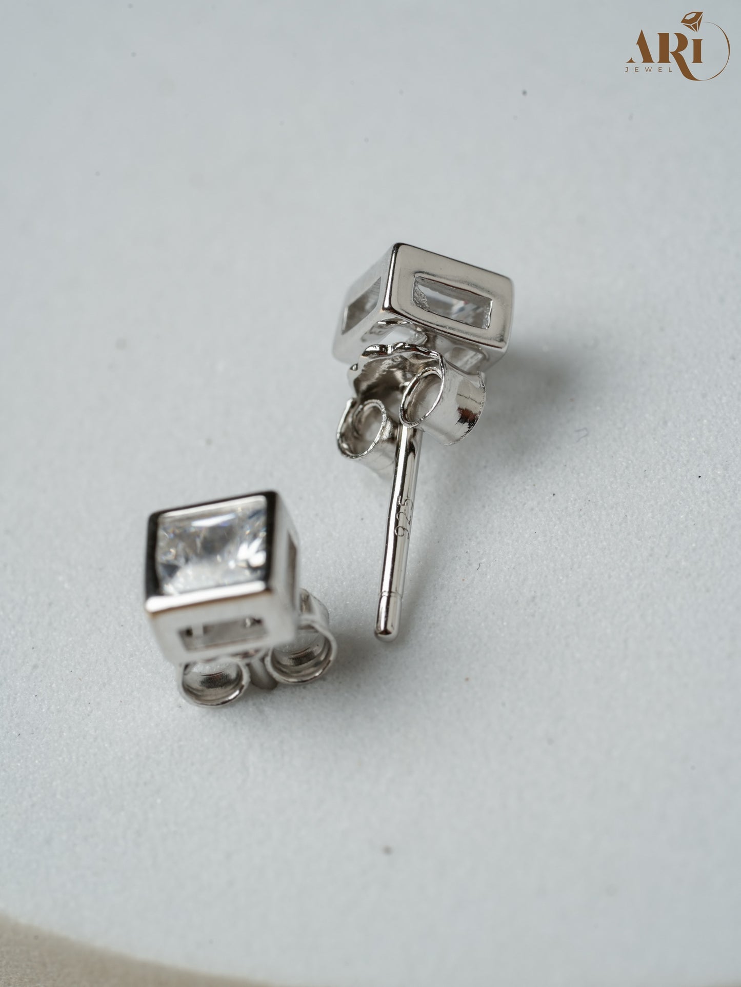 Solitaire Square Tops (Di8.8)