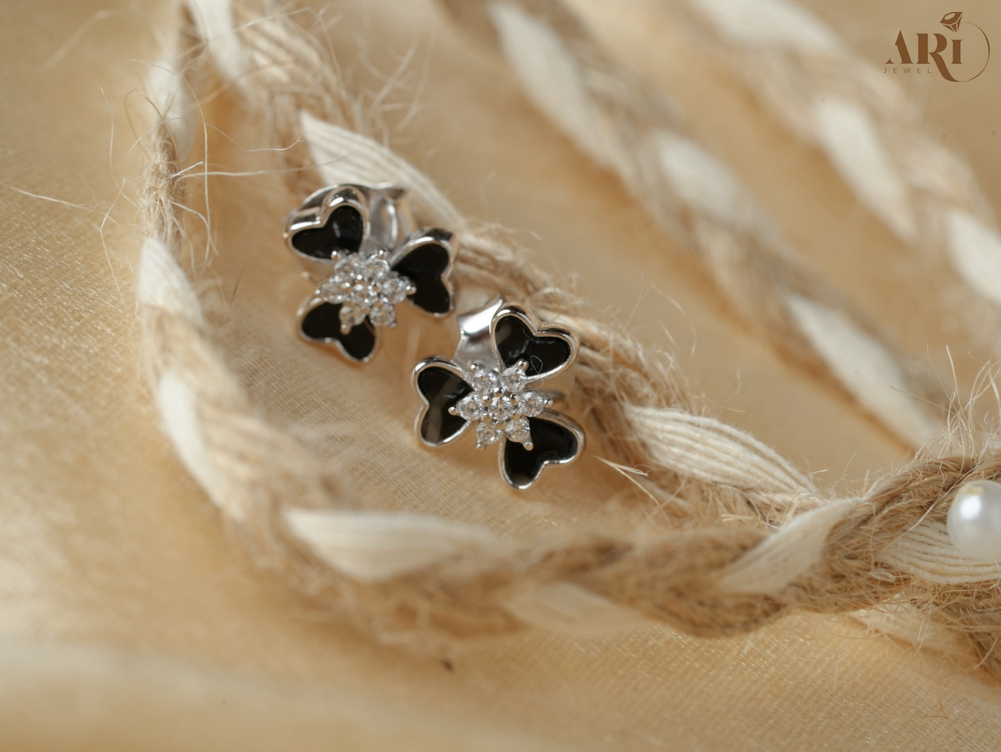 Enamel Black Tops (Di15.2)