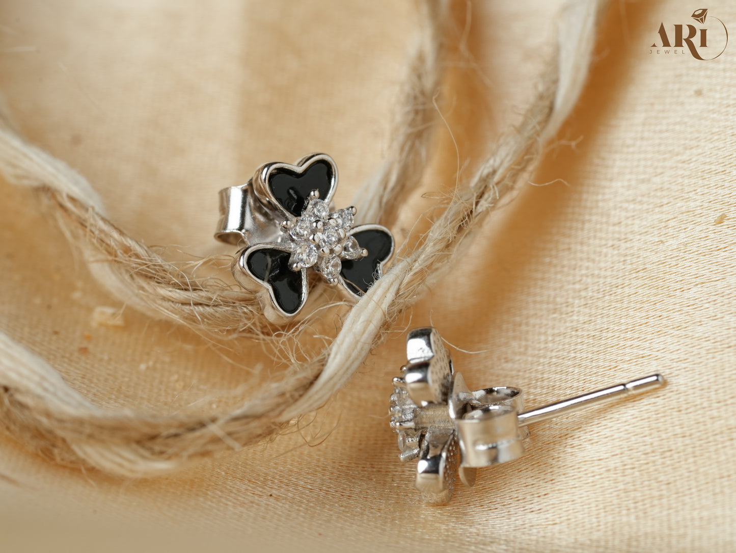 Enamel Black Tops (Di15.2)