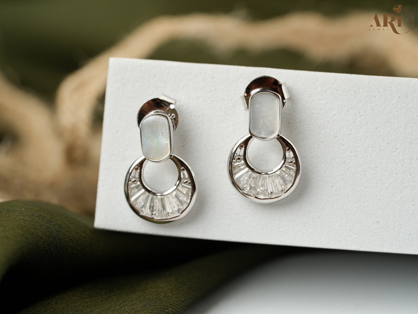 Mother Of Pearl Diamond Hanging Tops (DI21.6)
