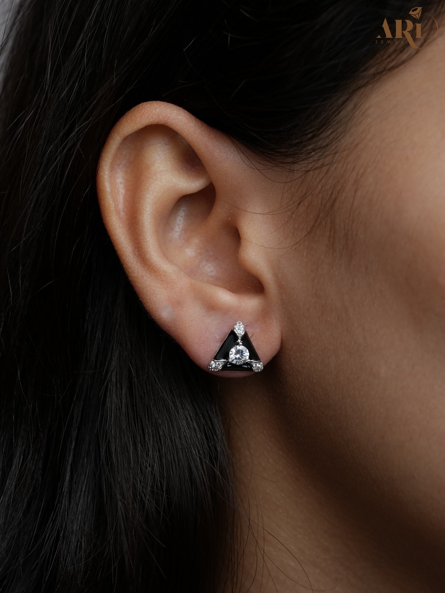 Black Triangle Tops (Di16.4)