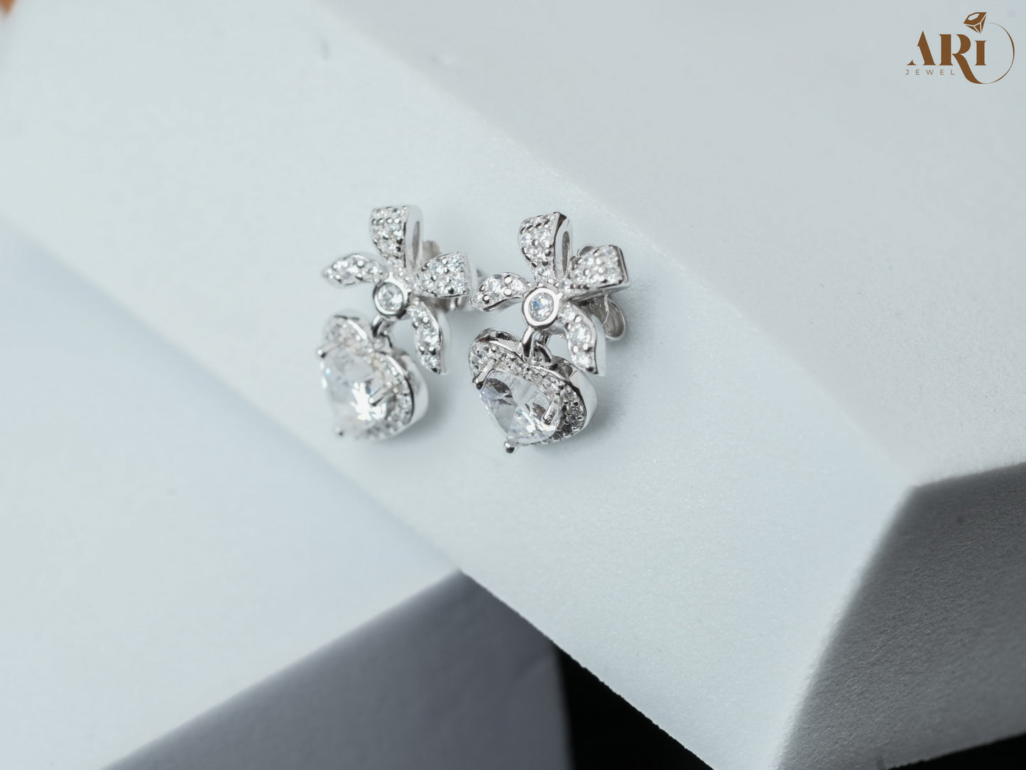 Solitaire Heart Hanging Tops (Di21.6)