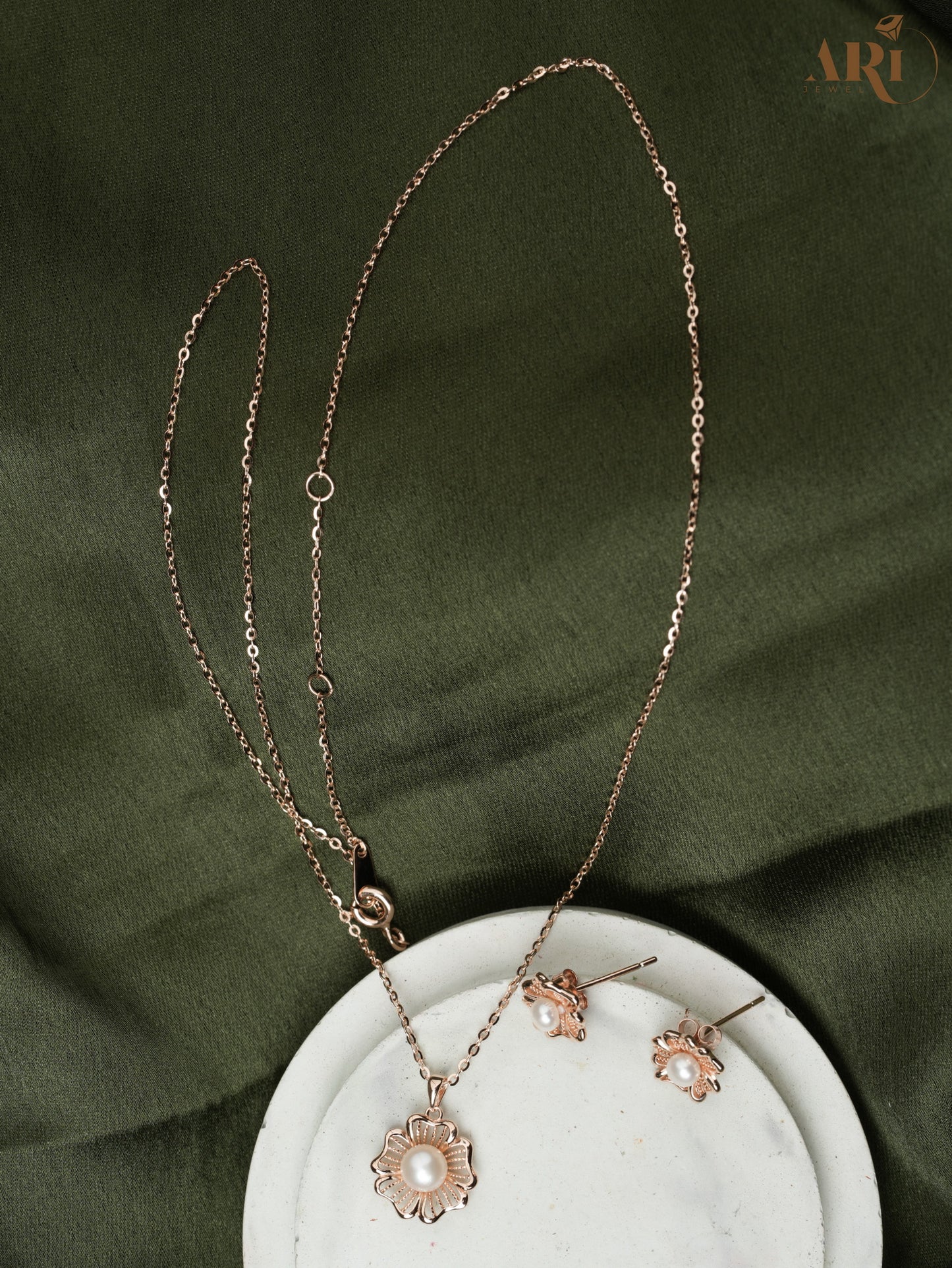 5 Petal Flower Rosegold Chain Tops  Pendant (DI35.6)