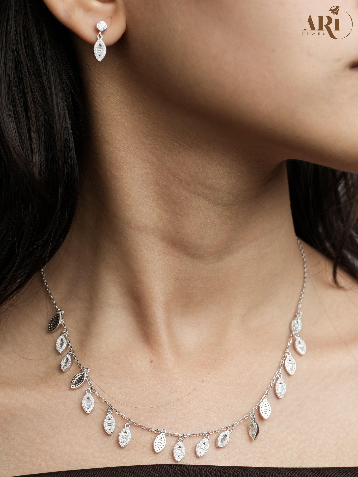 Diamond Leaf Chain Tops Pendant (DI72)