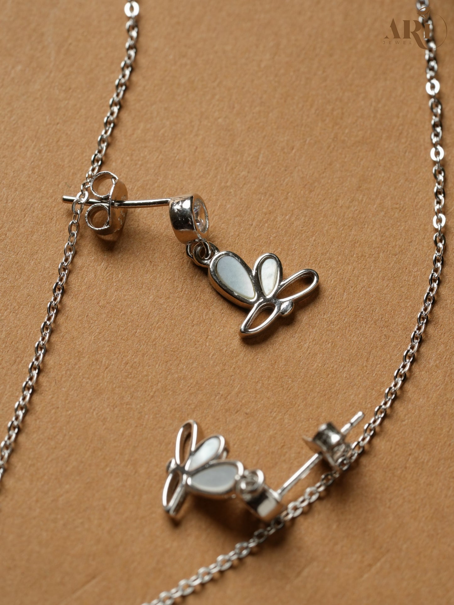 Pearl Silver Chain Pendant