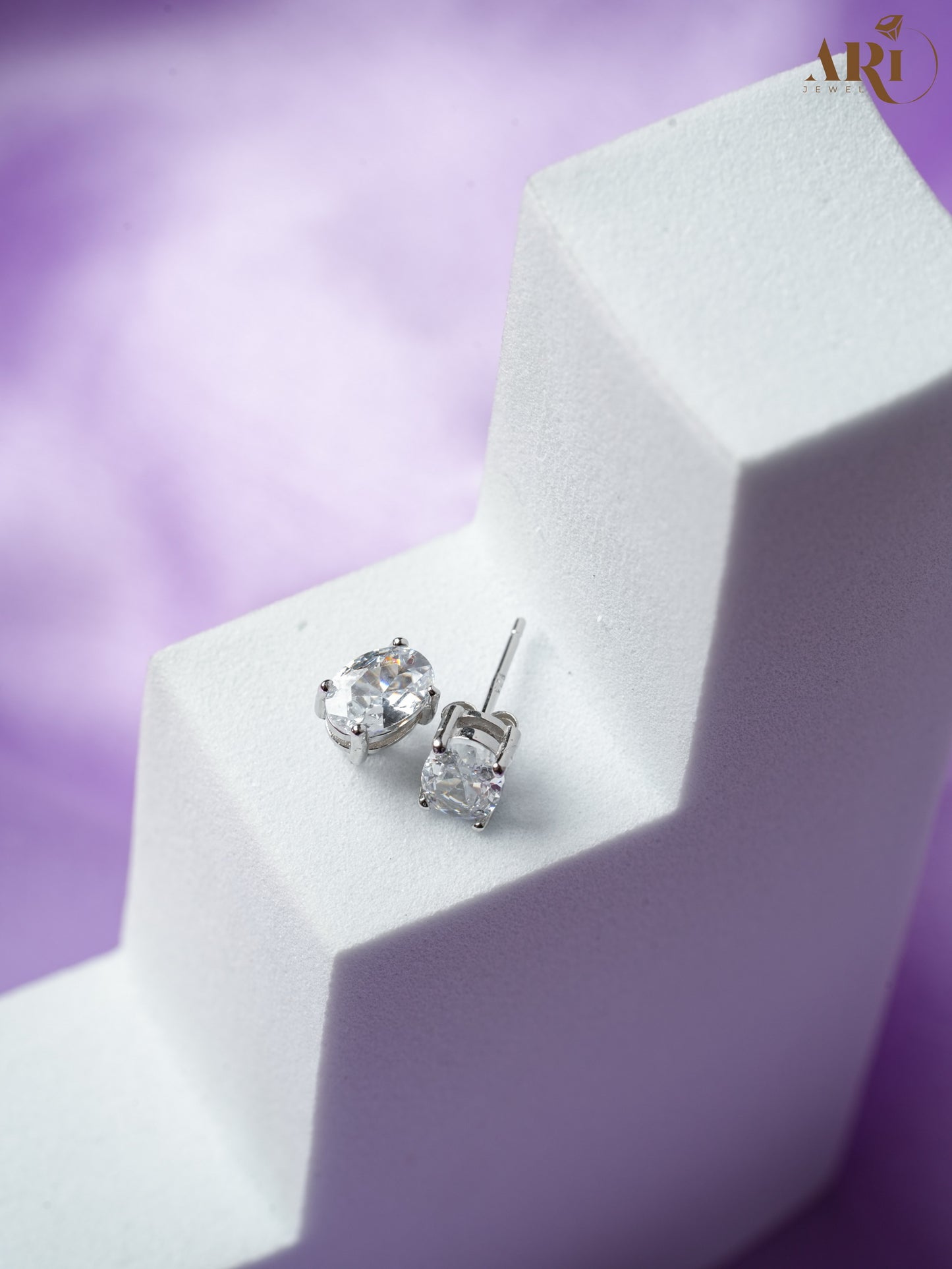 Oval Solitaire Tops (Di10.4)